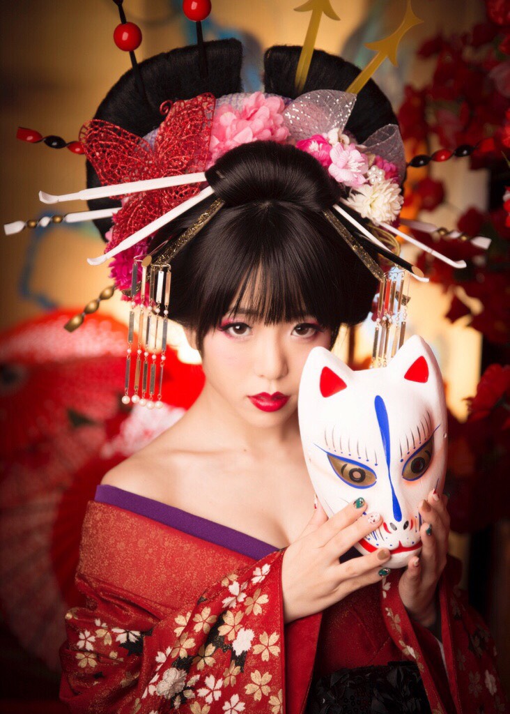 白石みずほオフ会『夜月葉ノ蝶 –YOTSUBANOCHOU–』のイメージ
